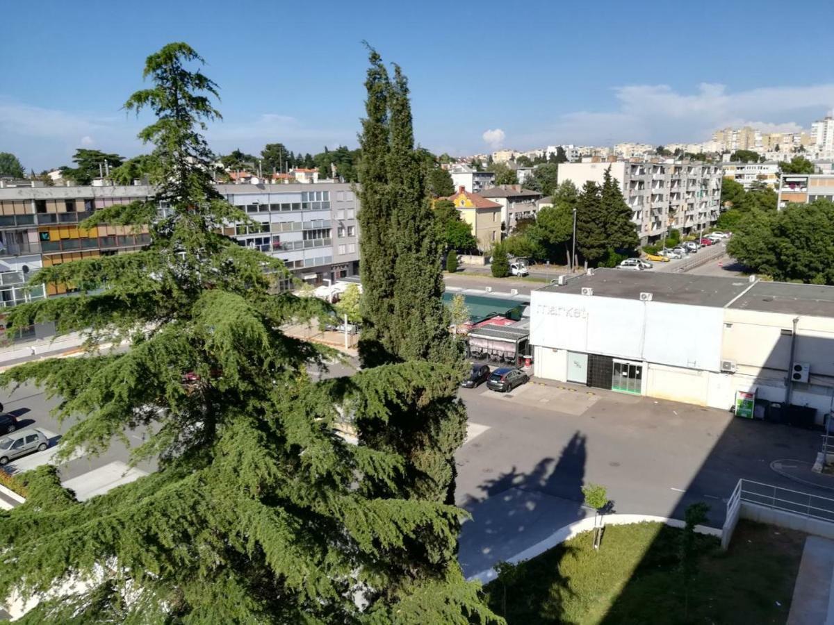 Apartman Tonika Pula Exteriör bild