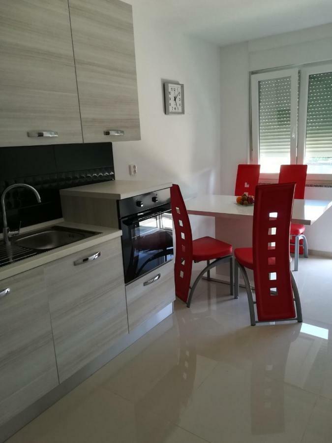 Apartman Tonika Pula Exteriör bild